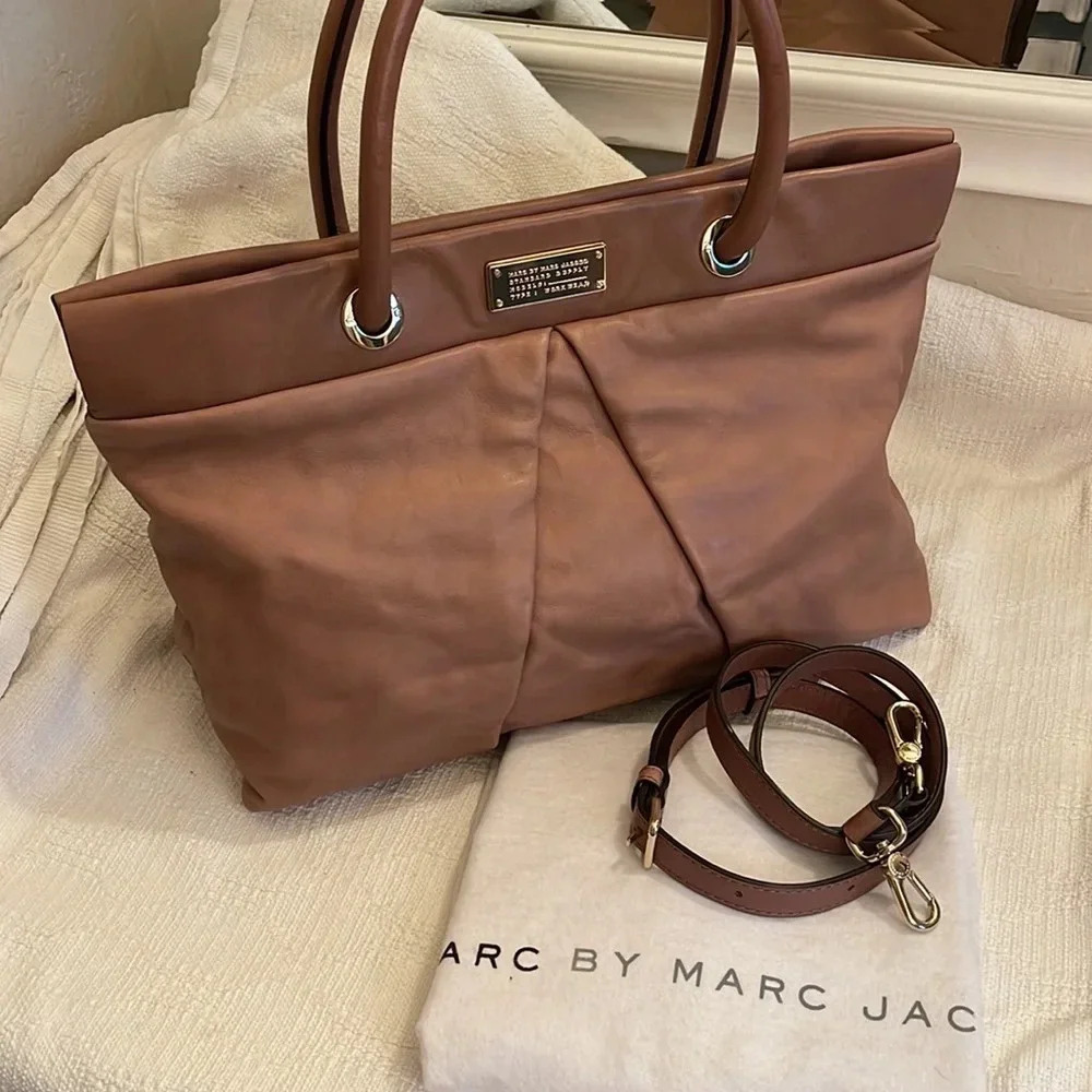 MARC JACOBS -leather satchel in clay- EUC